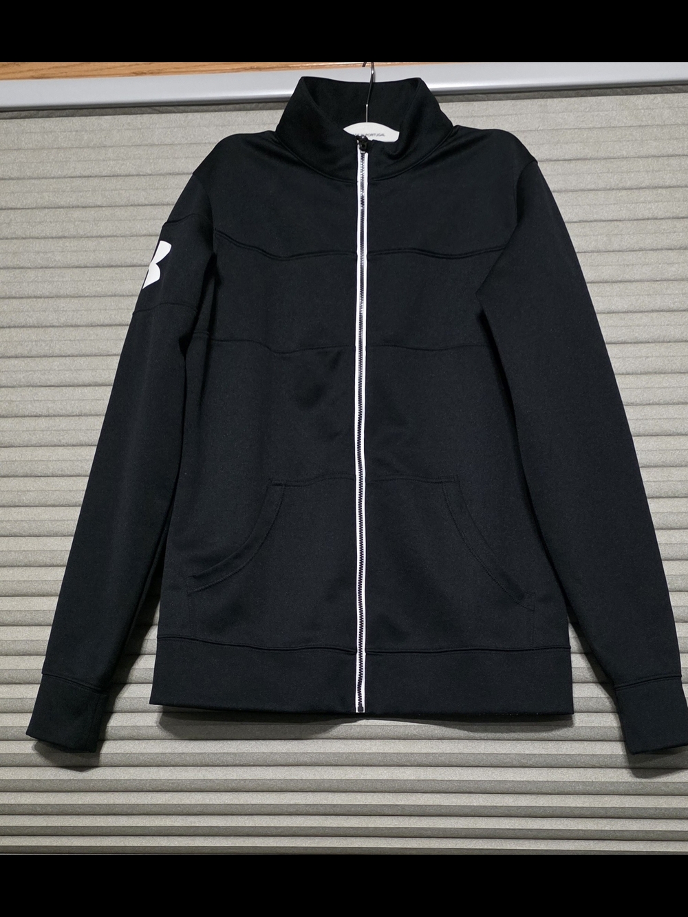 Womens Under ARMOUR Black Zip-Up Jacket with Stand Collar